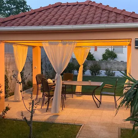 Apartment Vedran *